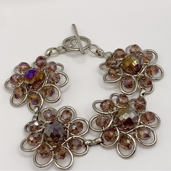 Silver tone open work and iridescent purple glass bead flower link bracelet - Picture 9 of 10